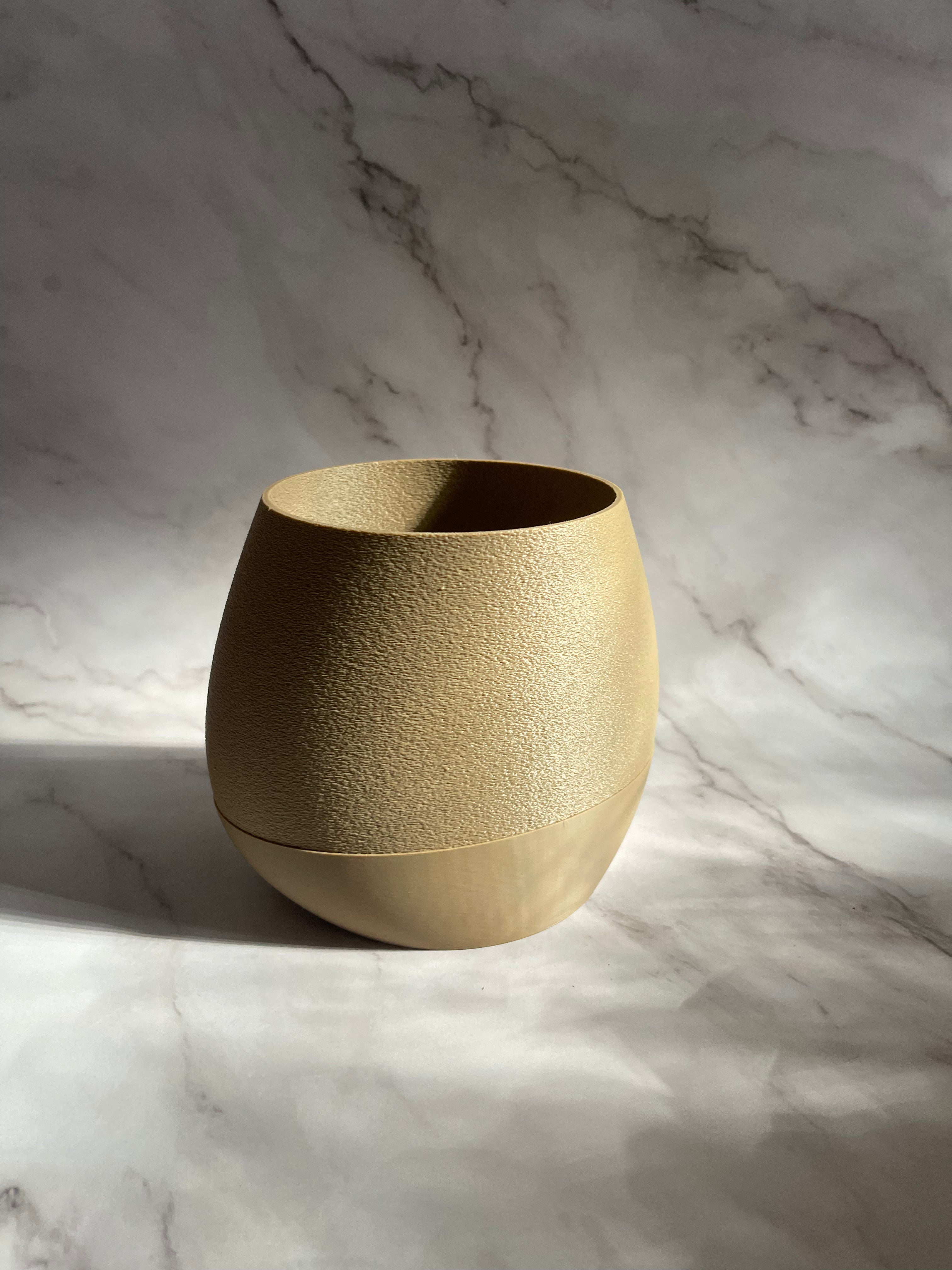 MIRA - Self Watering planter