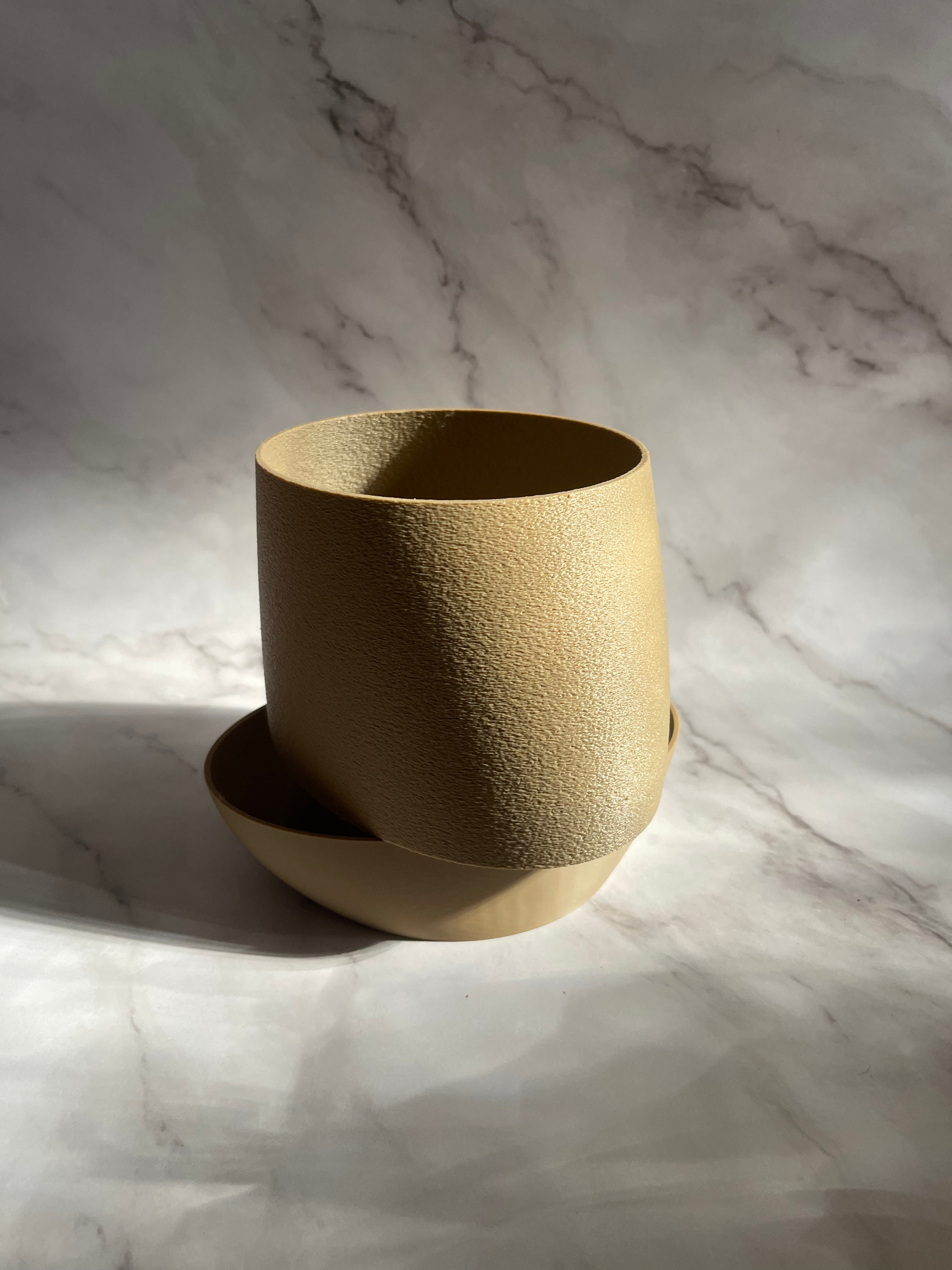 MIRA - Self Watering planter
