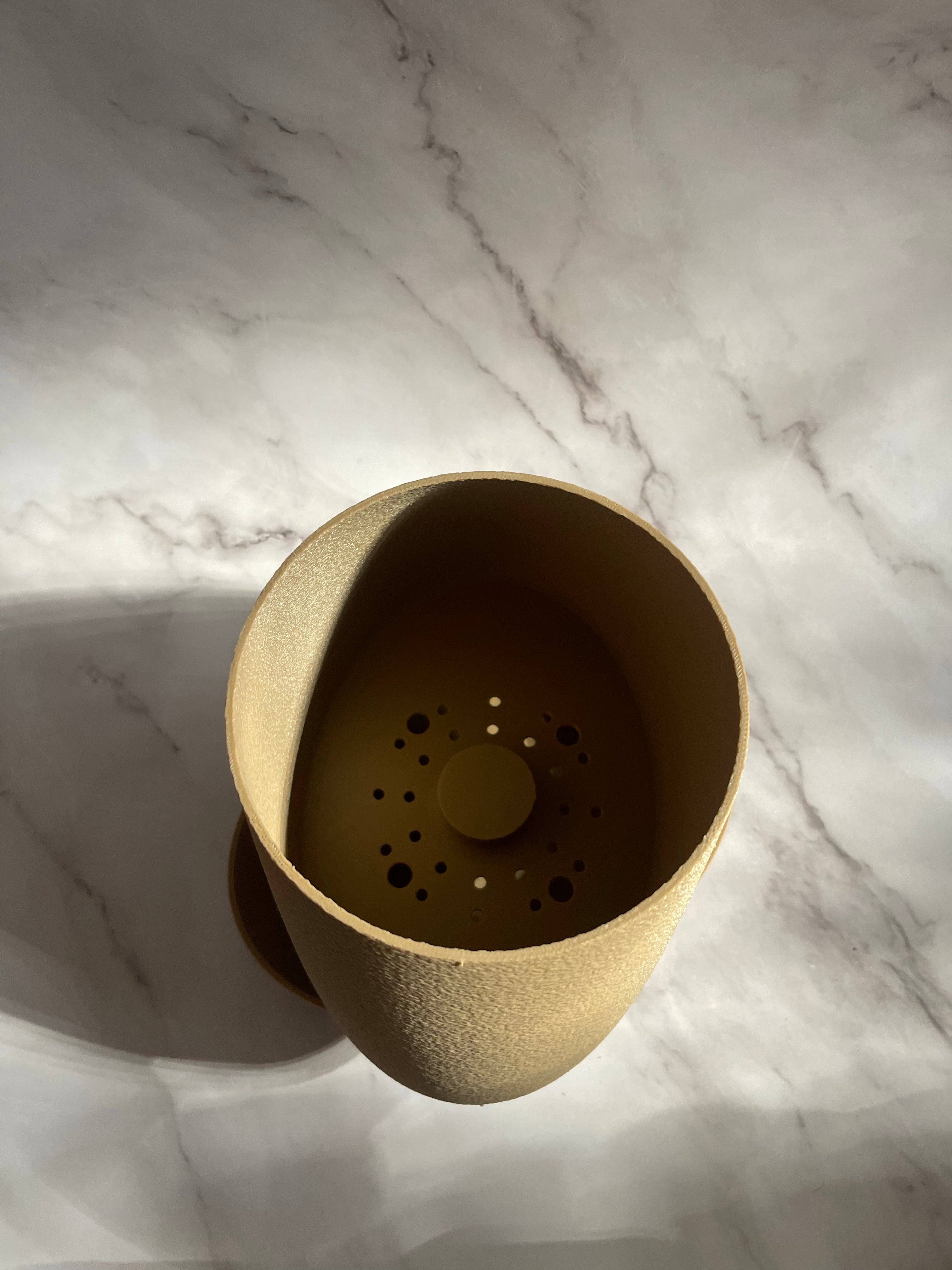 MIRA - Self Watering planter